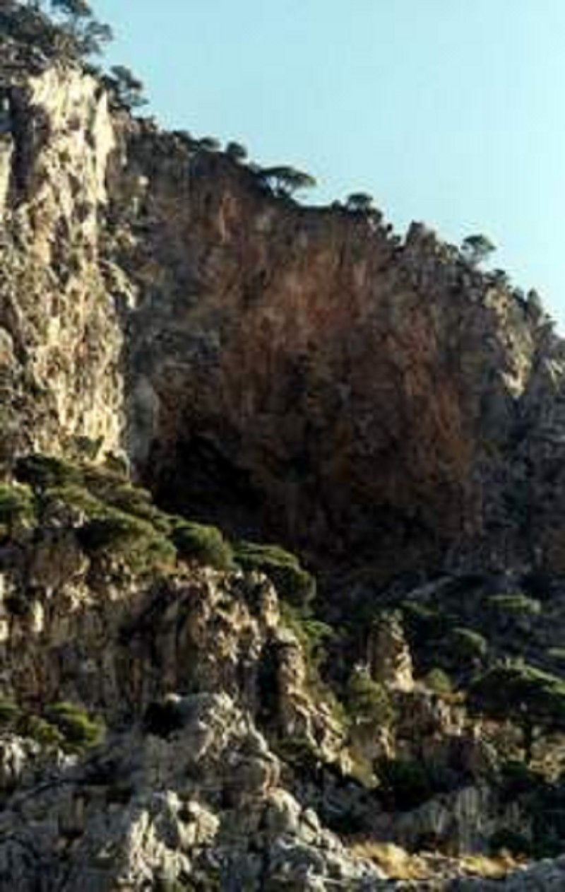 cueva bermeja